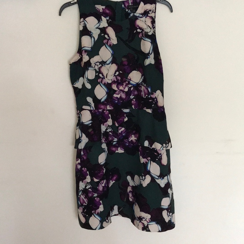 Super flattering fun dress! 🎉